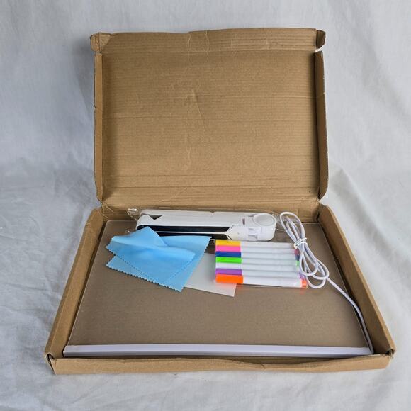 Led Light Up Acrylic Dry Erase Note Board, Drawing, Adjustable Stand, 7 Pens New - Picture 7 of 8